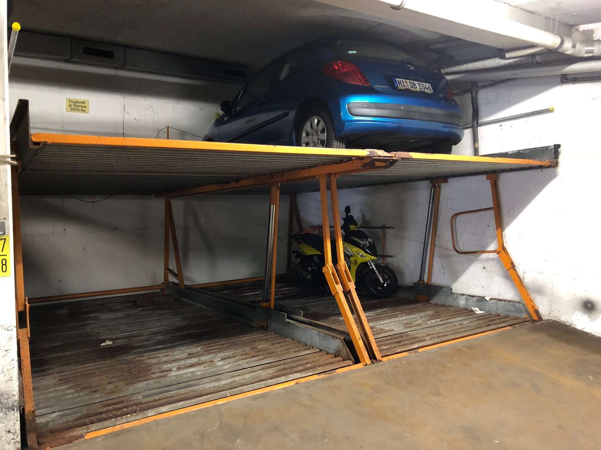 80 Tiefgarage Hebebühnen hochg