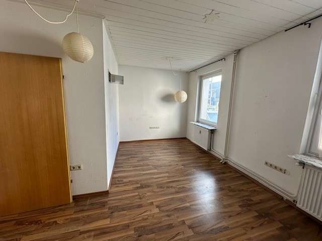 32 199 I. OG Küche mit Essbere